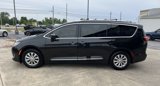 Used 2018 Chrysler Pacifica Touring-L image 5