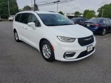 Used 2021 Chrysler Pacifica Touring-L image 4