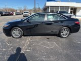 Used 2017 Toyota Camry SE image 2