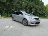 Used 2019 Chrysler Pacifica Limited w/ Tire & Wheel Group image 3