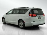 Used 2018 Chrysler Pacifica Touring-L image 3