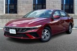 Used 2024 Hyundai Elantra SE image 2