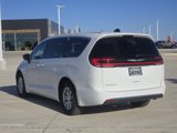 New 2025 Chrysler Pacifica Select image 3