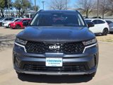 Used 2023 Kia Sorento S image 2