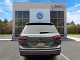 Certified 2022 Volkswagen Tiguan SE R-Line image 5