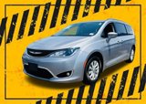 Used 2018 Chrysler Pacifica Touring-L image 2