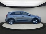Used 2017 Kia Niro EX image 2