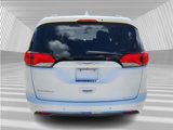 Used 2017 Chrysler Pacifica Touring-L image 5