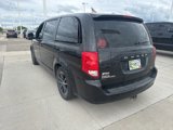 Used 2014 Dodge Grand Caravan SXT image 3
