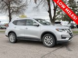 Used 2020 Nissan Rogue SV image 2