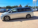 Used 2019 Toyota Sienna SE image 4