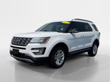 Used 2017 Ford Explorer XLT image 3