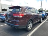 Used 2017 Kia Sorento LX w/ LX Convenience Package image 4