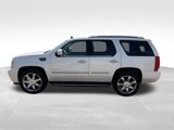 Used 2011 Cadillac Escalade Luxury image 4