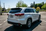 Used 2017 Toyota Highlander XLE image 3