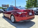 Used 2018 Toyota Camry XLE image 2