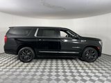 Used 2024 GMC Yukon XL SLT w/ SLT Premium Package image 5
