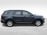 Used 2017 Ford Explorer XLT image 6