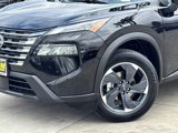 Used 2024 Nissan Rogue SV image 3