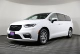 Used 2023 Chrysler Pacifica Touring-L image 2
