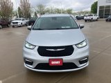 Certified 2023 Chrysler Pacifica Touring-L image 2