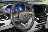 Used 2022 Chrysler Pacifica Touring-L image 2