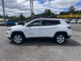 Used 2022 Jeep Compass Latitude image 2