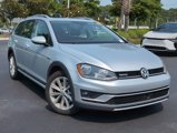Used 2017 Volkswagen Golf SE image 2
