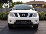 Used 2017 Nissan Frontier SV image 2