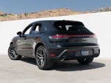 Certified 2024 Porsche Macan image 3