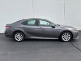 Used 2018 Toyota Camry LE image 2