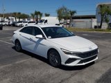 Used 2024 Hyundai Elantra SEL image 2