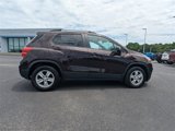Used 2022 Chevrolet Trax LT w/ LT Convenience Package image 3