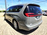 Used 2023 Chrysler Pacifica Touring-L image 5