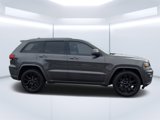 Used 2017 Jeep Grand Cherokee Altitude image 2