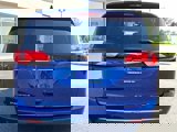 Used 2020 Chrysler Pacifica Touring w/ Advanced Safetytec Group image 5