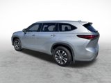 Used 2022 Toyota Highlander XLE image 5