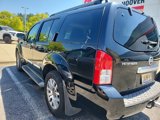 Used 2012 Nissan Pathfinder LE image 3