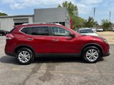 Used 2015 Nissan Rogue SV image 2