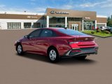 Used 2024 Hyundai Elantra SE image 5