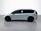 New 2025 Chrysler Pacifica Select image 4