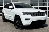 Used 2022 Jeep Grand Cherokee Laredo X image 3