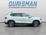 Used 2024 Volkswagen Taos SE image 2