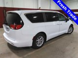 Used 2022 Chrysler Voyager LX image 4