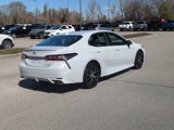 Used 2022 Toyota Camry SE image 3