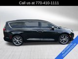 Used 2018 Chrysler Pacifica Limited w/ Tire & Wheel Group image 4