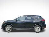 Used 2017 Nissan Rogue SV image 2