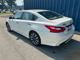 Used 2016 Nissan Altima 2.5 SV w/ Convenience Package image 3