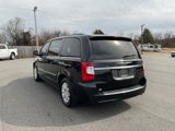 Used 2015 Chrysler Town & Country Touring image 5