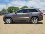 Used 2021 Jeep Grand Cherokee Laredo image 3